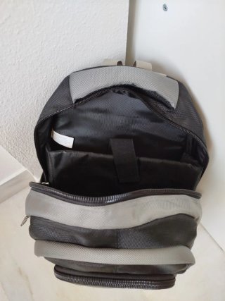 Mochila Aoking Negra y Gris