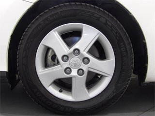 TOYOTA Auris 1.8 Híbrido Active