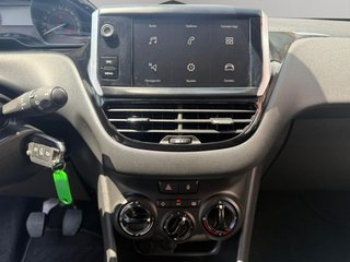 Peugeot 208 5P Signature 1.2L PureTech 60KW (82CV)