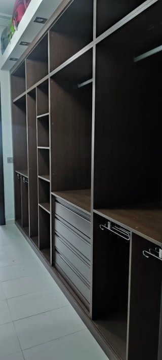 Carpintería Puertas, Armarios, Cocinas, suelos