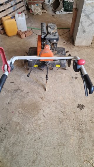 Motoazada Oleo-Mac 182cc