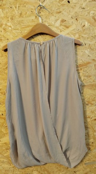 Blusa Forever 21 con lentejuelas y abertura T- M