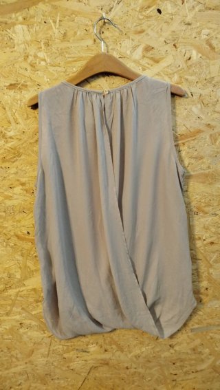 Blusa Forever 21 con lentejuelas y abertura T- M