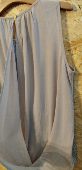 Blusa Forever 21 con lentejuelas y abertura T- M