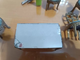 Juego 6 Sillas y Mesa Miniatura Bronce