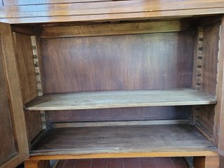 Armario antiguo de madera