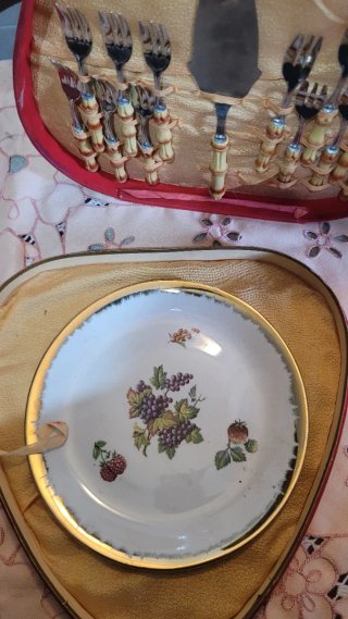 Servizio dolce vintage con piatto