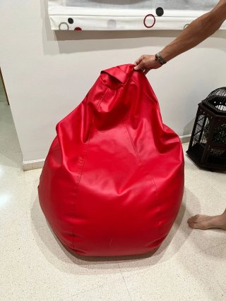 Pouf in pelle sintetica rossa