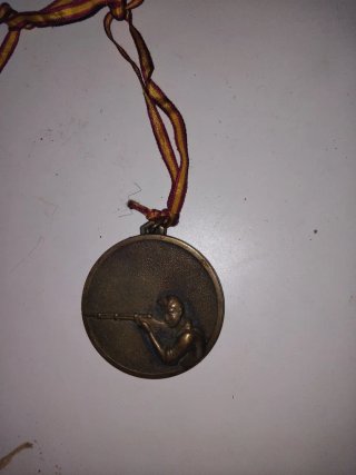 Medalla militar con cinta