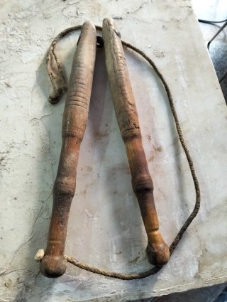 Pesas antiguas de hierro