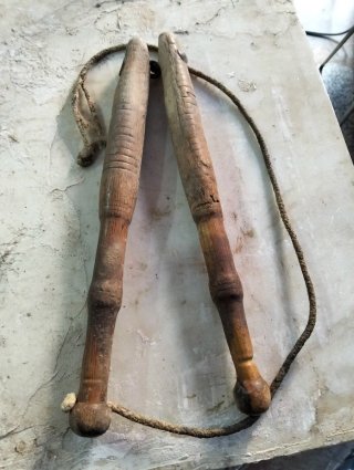 Pesas antiguas de hierro