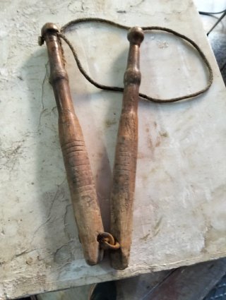Pesas antiguas de hierro