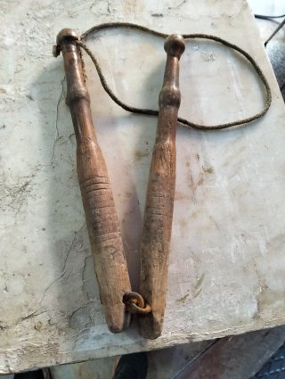 Pesas antiguas de hierro