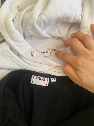 Fila body nero e felpa bianca taglia XS