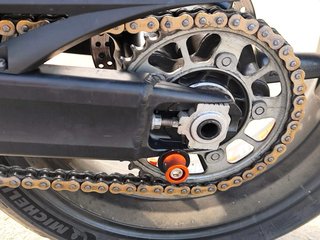 KTM 990 Supermotard Negra