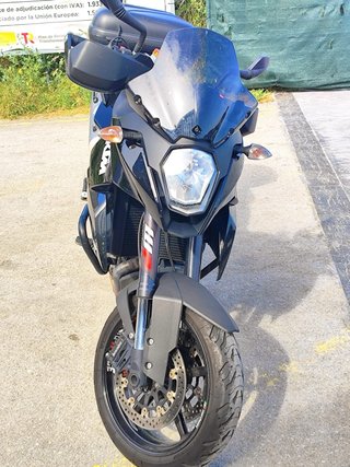 KTM 990 Supermotard Negra