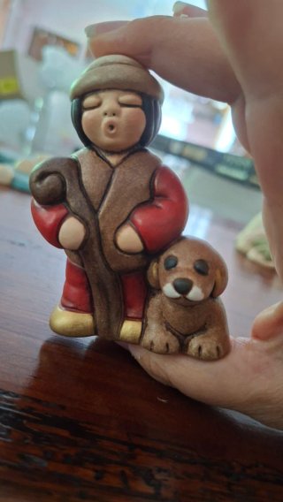 Thun, Presepe classico ~Pastore con cane [Rosso]