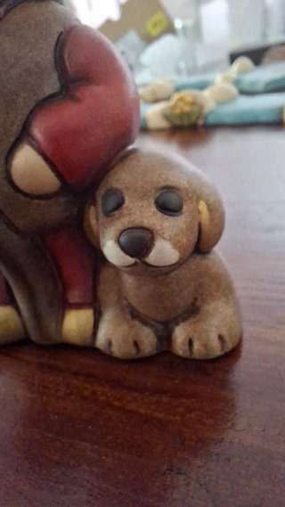 Thun, Presepe classico ~Pastore con cane [Rosso]