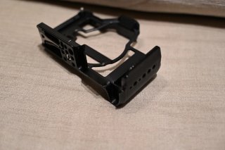 Impugnatura mezza gabbia Neewer per Nikon Zf