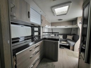 Caravana Hobby Prestige 560 FC
