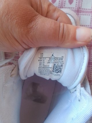 Scarpe Jordan bimba rosa e bianche
