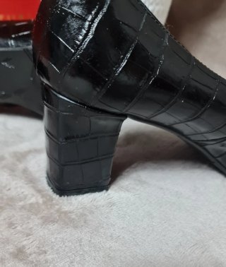 Zapatos tacón Ana Sáenz negros cocodrilo