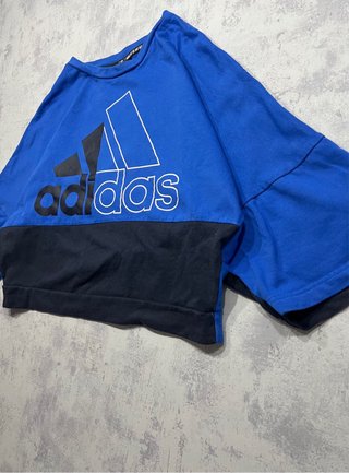 Crop top Adidas azul y negro