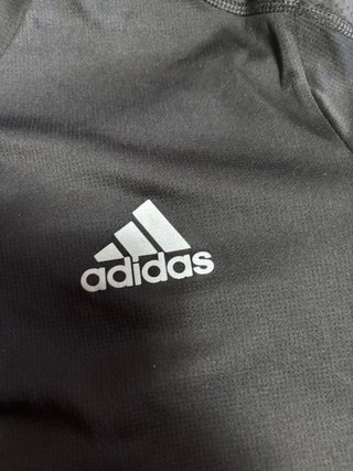 Camiseta Adidas Running Negra y Gris