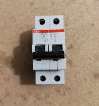 Magnetotermico ABB S202L C10 400V