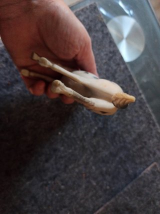 Caballo de plástico con manchas