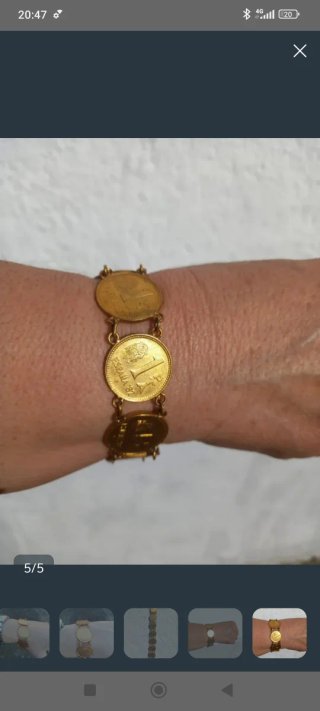 Pulsera de monedas doradas