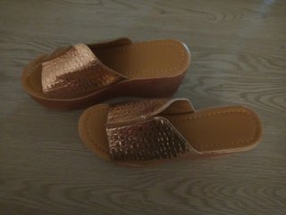Sandalias o Zapatillas Zuecos,  dorados plataforma