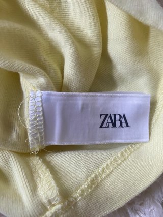 Camiseta sin mangas Zara amarilla