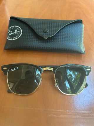 Gafas de Sol Ray-Ban Clubmaster Negras y Doradas