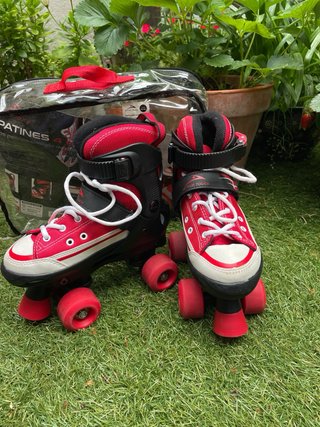 Patines 4 Ruedas Rojos y Negros