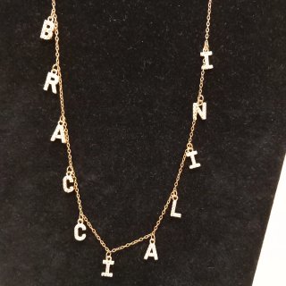 Collana con lettere BRACCIALI