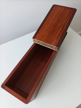 Caja antigua madera madejas