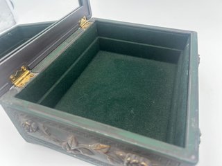 Caja joyero resina verde con detalles dorados