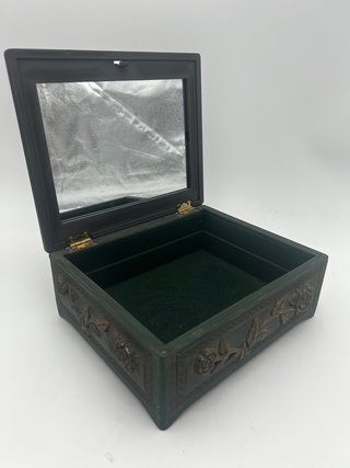 Caja joyero resina verde con detalles dorados