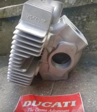Testata Ducati Moto fermaporte
