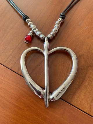 Collar cuero y plata corazón Uno de 50