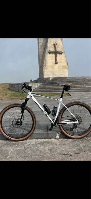 Bicicleta Scott Scale 965 2022