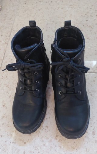 Botines niña color negro.