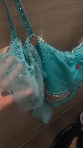 Traje de baile pedrería hecho a mano