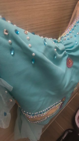Traje de baile pedrería hecho a mano
