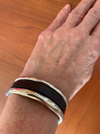 Pulsera Cuero y Plata Uno de 50