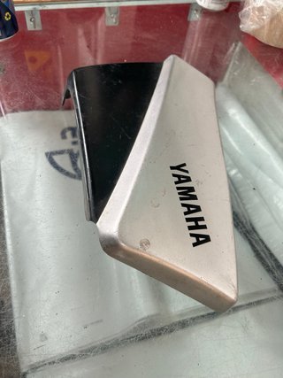 Tapa bajo asiento Yamaha SR 125