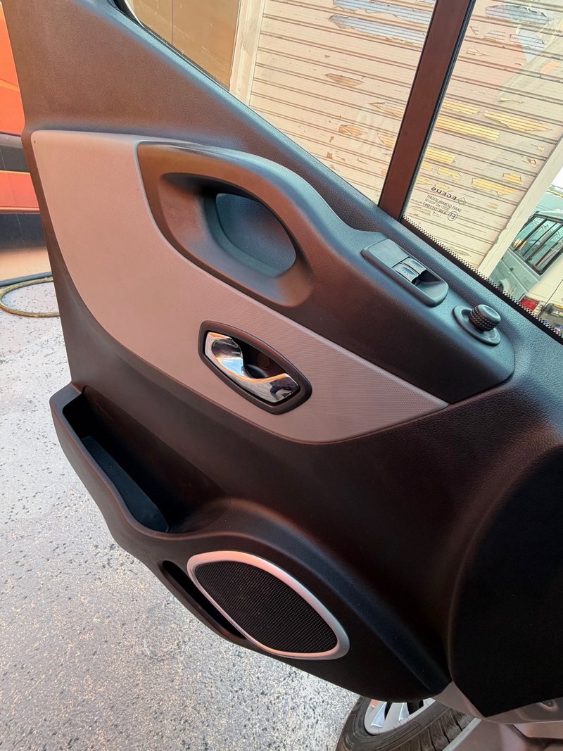Renault Trafic 2018, foto 16