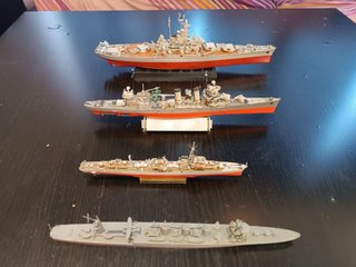 Maquetas de barcos de guerra