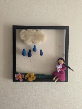 Quadro stile Waldorf bambina e pioggia